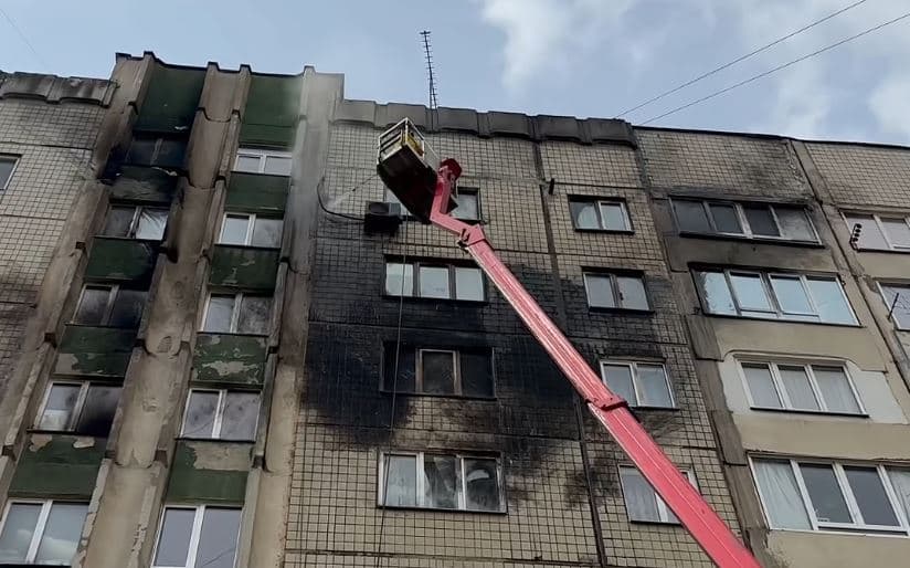 На Сихові відновили комунікації у будинку, в який двічі влучили ворожі дрони