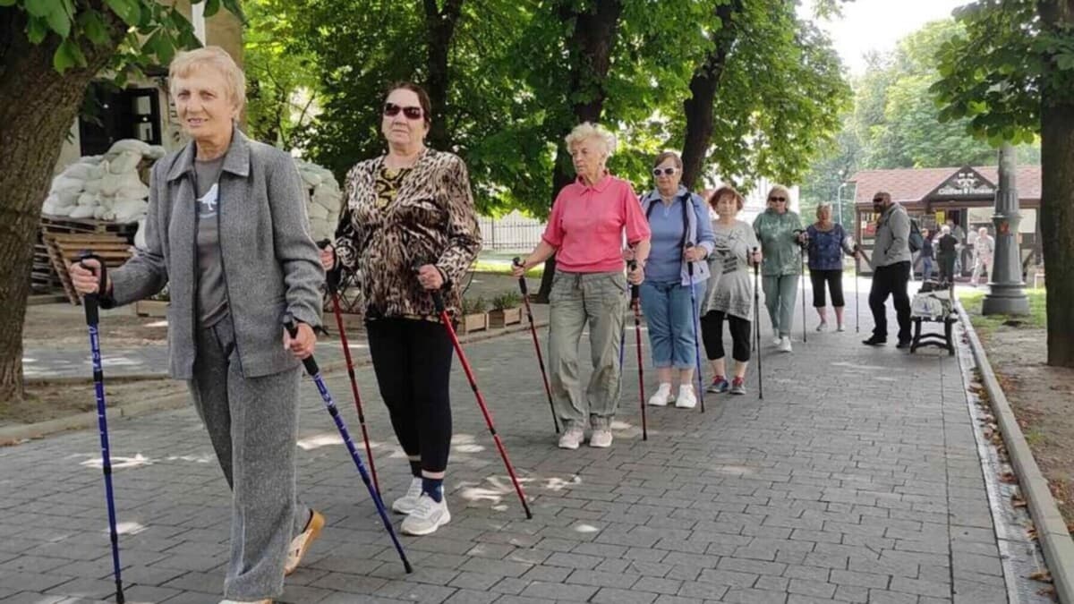 Львів’ян запрошують на майстер-клас зі скандинавської ходьби
