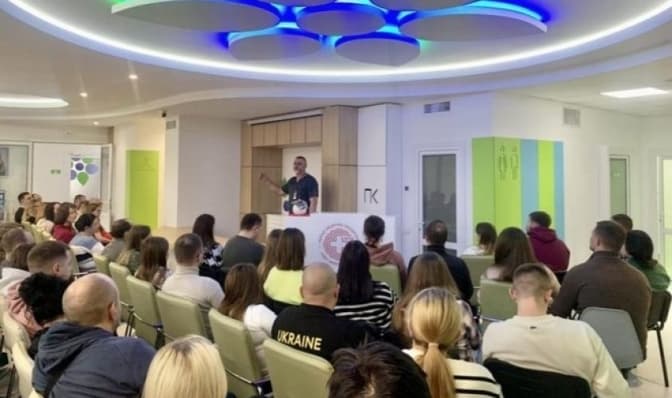 У львівській лікарні стартують нові заняття Школи батьківства. Розклад