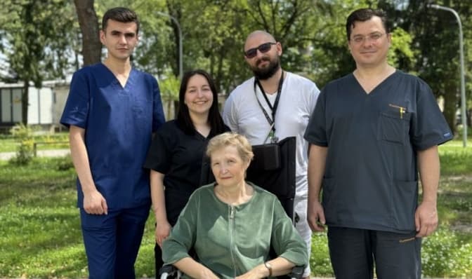 Могла втратити можливість рухатись. Львівські лікарі врятували жінку