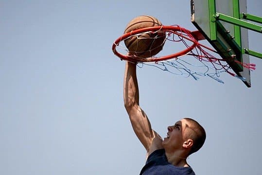 У Львові відремонтують баскетбольний майданчик біля Порохової вежі