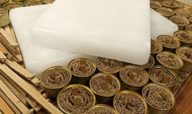 У Львові збирають сировину для окопних свічок, щоб допомогти захисникам