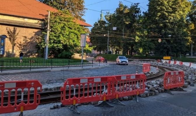 Від завтра в центрі Львова мінятимуть трамвайну колію. Як курсуватимуть трамваї