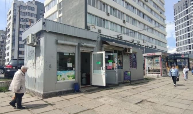 На Чорновола, де буде пішохідний бульвар, демонтували ще один МАФ