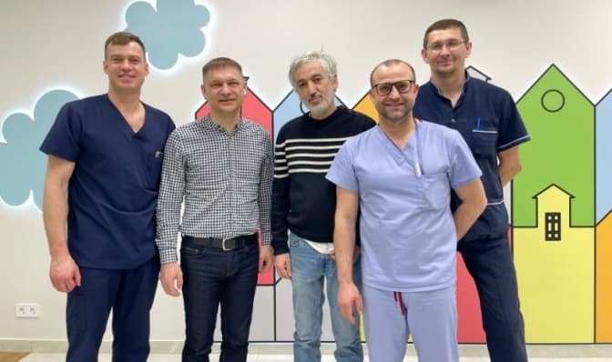 Лікар французького футбольного клубу прооперував у Львові українців