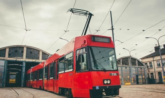 У Львові два бернські трамваї готують до української сертифікації