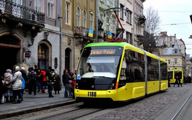 Менше жовтого та логотип міста. Хто переміг у конкурсі брендування львівського транспорту