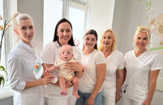 Львівські лікарі врятували немовля, яке народилося з вагою 870 грамів