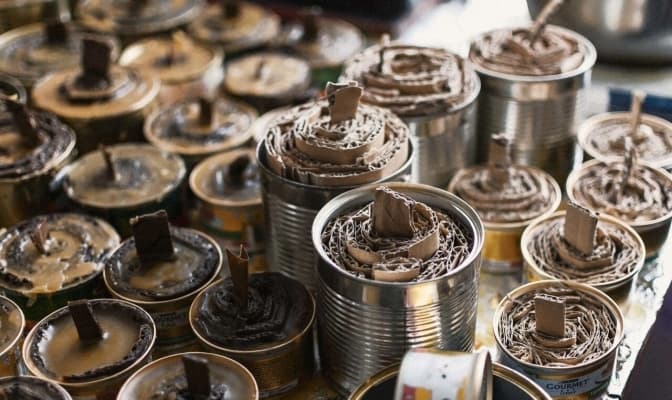 У Львові збирають бляшанки для виготовлення окопних свічок для військових. Де здавати