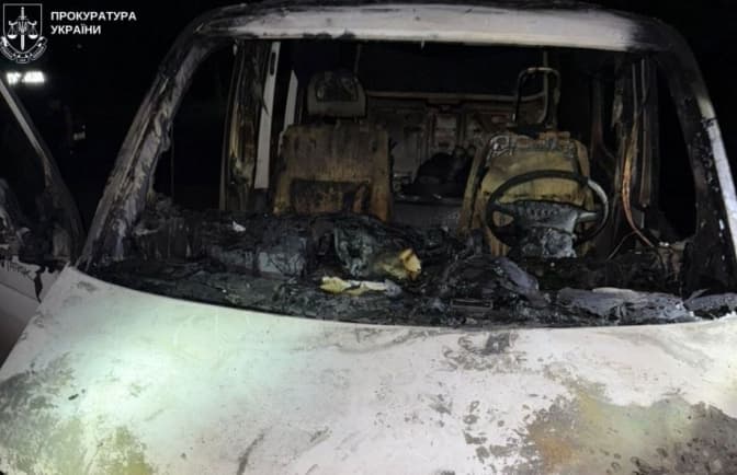 У Львові чоловік підпалив авто через ревнощі та отримав підозру