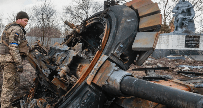 Росіяни втратили у війні ще 300 осіб та два безпілотники