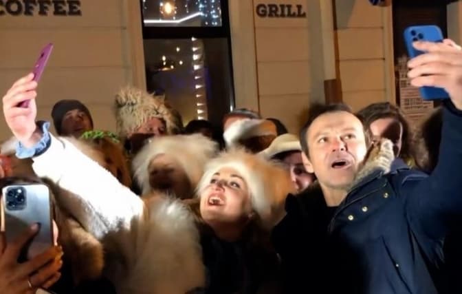 Вакарчук заколядував з вертепом у центрі Львова