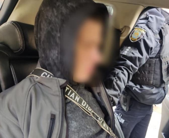 Поліція затримала ймовірного зловмисника, який напав з ножем на чоловіка в центрі Львова