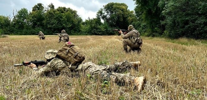 За добу ЗСУ ліквідували майже пів тисячі росіян та понад сотню ворожої техніки