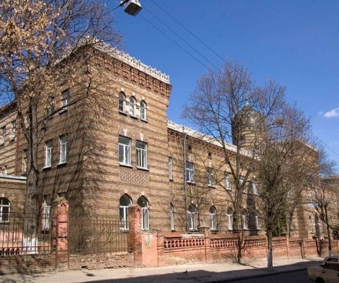 Що буде із двома найстарішими пологовими будинками Львова?