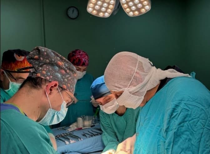 «Це чудо, що вона жива»: львівські лікарі врятували новонароджену дитину з тяжкою патологією