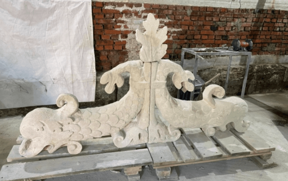 У Львові реставрують скульптури XVI століття з Королівської камяниці