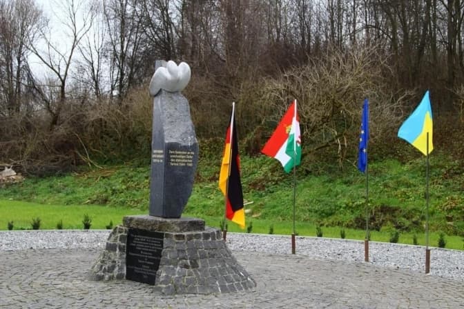 На Львівщині відкрили меморіальний парк