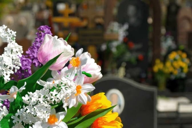 У Києві на поминальні дні кладовища відвідали 15 тисяч людей