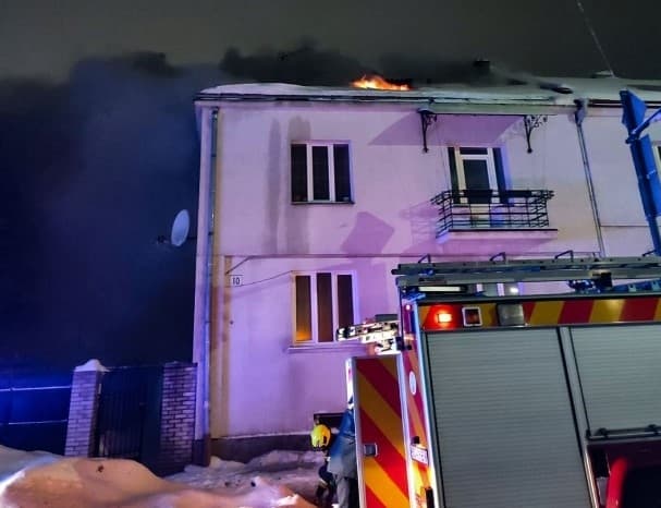 Через коротке замикання інвертора у Залізничному районі Львова загорівся житловий будинок