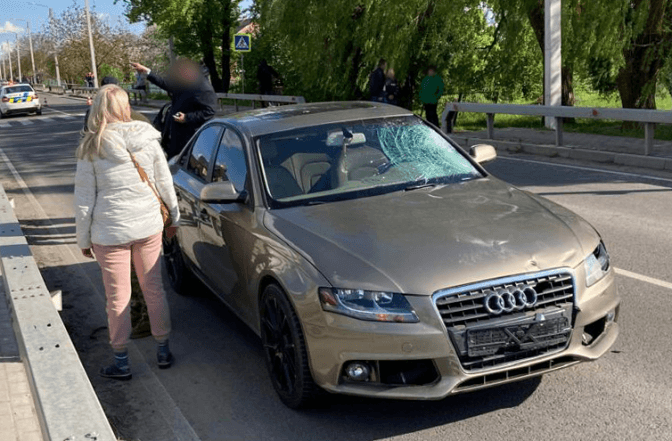 У Львівському районі автомобіль на смерть збив 12-річного велосипедиста