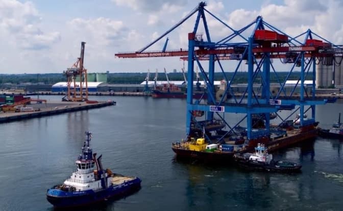 Кілька європейських країн закрили свої порти для російських суден