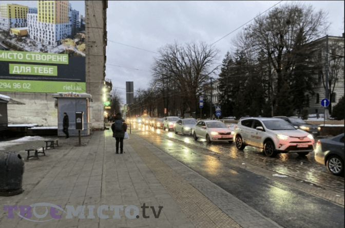 Сьогодні для проїзду транспорту відкриють вулицю Степана Бандери