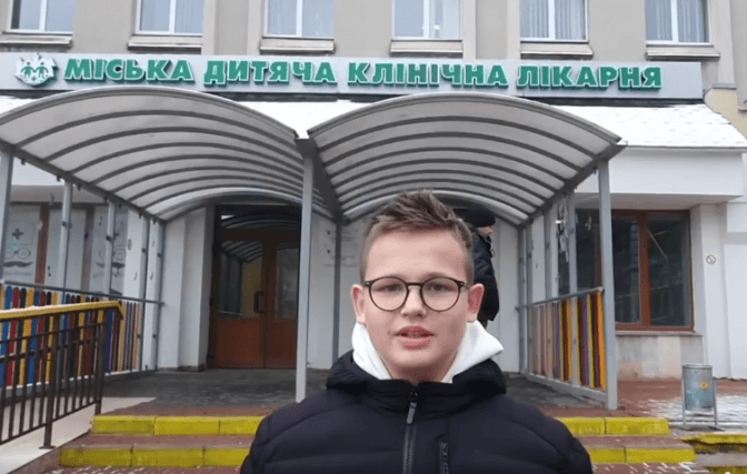 У Львові виписали додому 15-річного Ярослава, якому пересадили нирку від бабусі