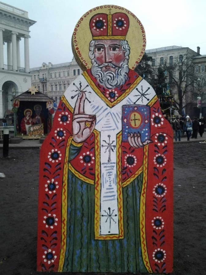 Святий Миколай цінний не даруночками дітям