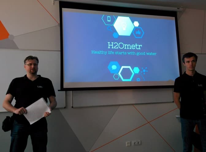 Пити чи не пити? У Львові створили горнятко, яке визначає якість води