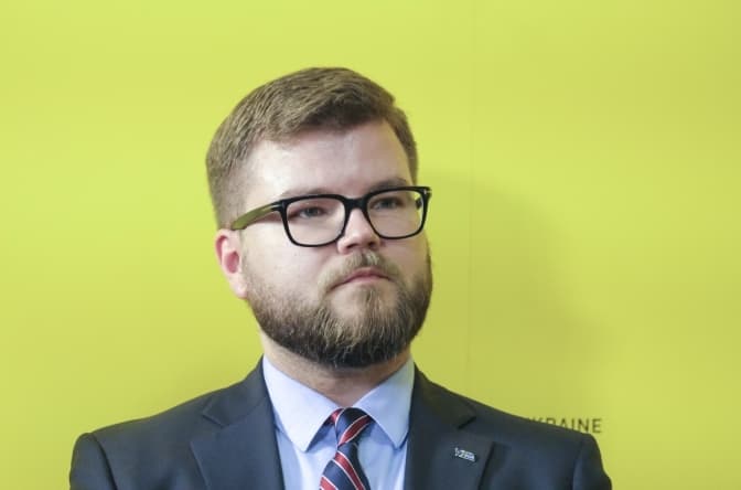 Кабмін звільнив Євгена Кравцова з посади керівника Укрзалізниці