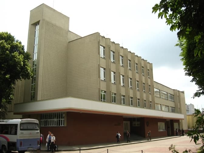 У Львові сотні батьків і дітей пікетуватимуть Львівську залізницю. У чому причина. Уточнено