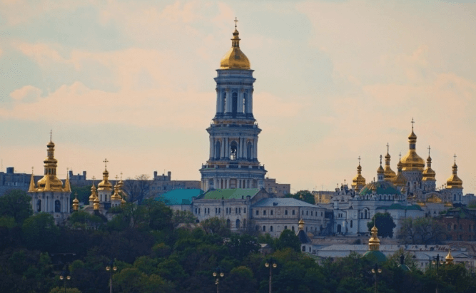 Суд зобов’язав УТОПІК звільнити корпус Києво-Печерської лаври