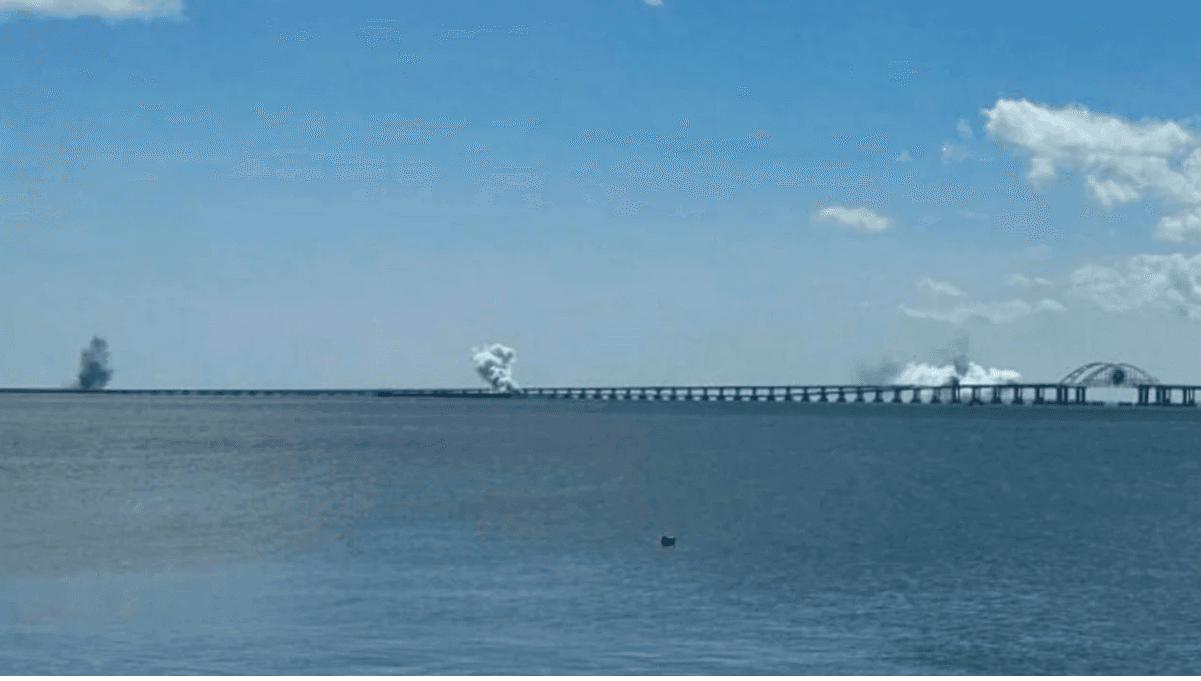 Вибухи на Кримському мосту
