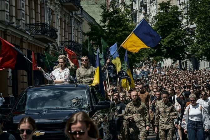 У Києві попрощалися із загиблою парамедикинею зі Львова Іриною «Чекою» Цибух. Підсумки доби