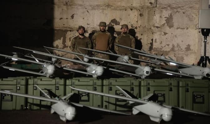 Львівська громада передала захисникам України 12 безпілотних комплексів та станцію керування