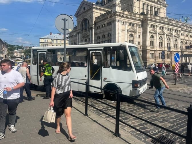Що сталось, коли у Львові загинув хлопчик та хто зриває створення Національного військового меморіалу. Підсумки доби