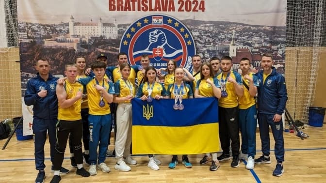 Армреслери зі Львівщини здобули 13 медалей на Чемпіонаті Європи