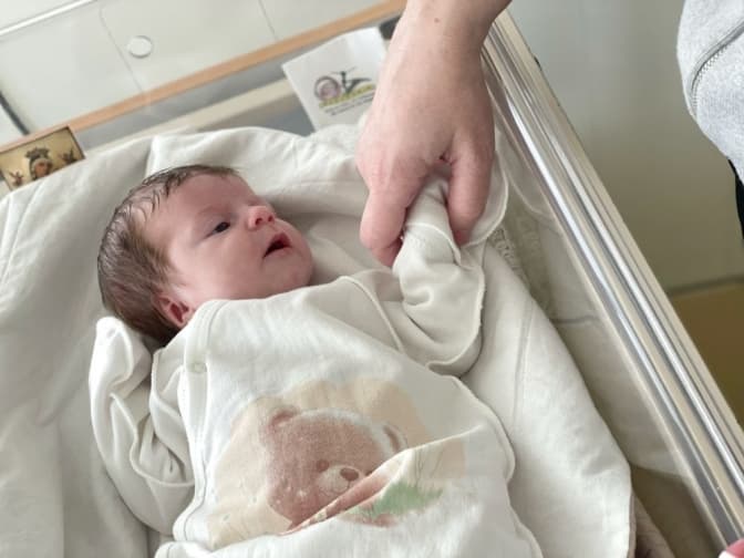 Могла задихнутись через вроджену ваду. Львівські лікарі врятували немовля