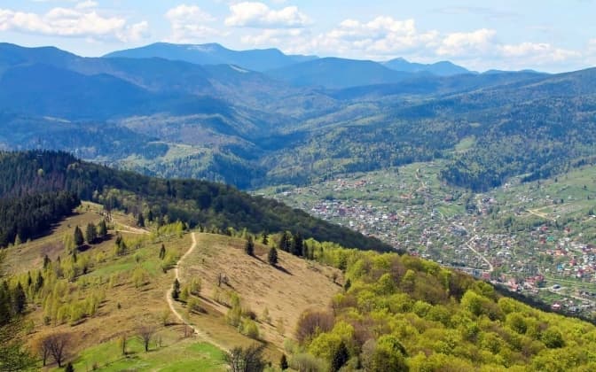 Захисників та захисниць запрошують на безкоштовну подорож горами Львівщини