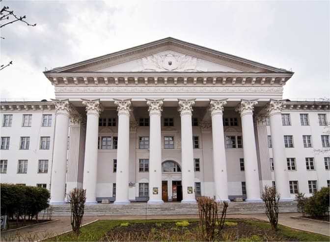 Викладач, який за хабар обіцяв поновити студента у львівському університеті, отримав штраф