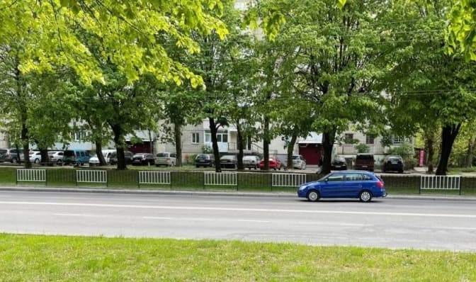 У Львові на 11 локаціях демонтують придорожні паркани