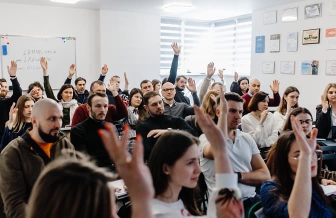 LRHub: бізнес. Можливості, якими необхідно скористатися