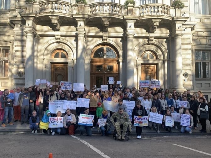 Пікетувальники записали звернення до президента під стінами Львівської ОВА