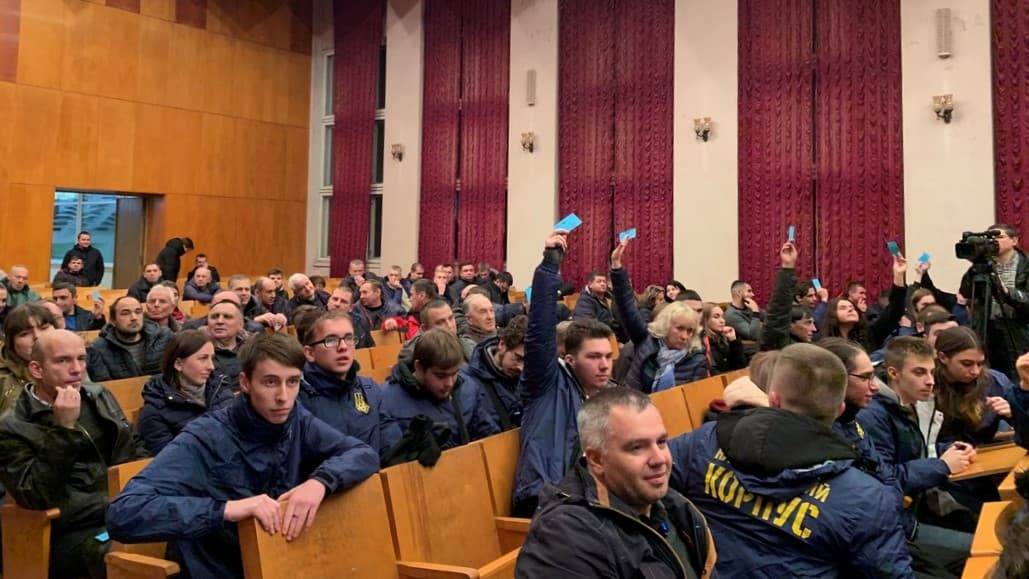 «Великий сюр», фальшиві долари і Нацкорпус. Як обговорювали подорожчання проїзду у Львові