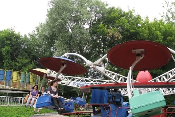 У львівському Парку культури демонтують атракціон «Дзвіночок»