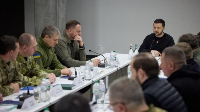 Чому збирав Ставку Зеленський та як у найближчі роки може змінитися Підзамче. Підсумки доби