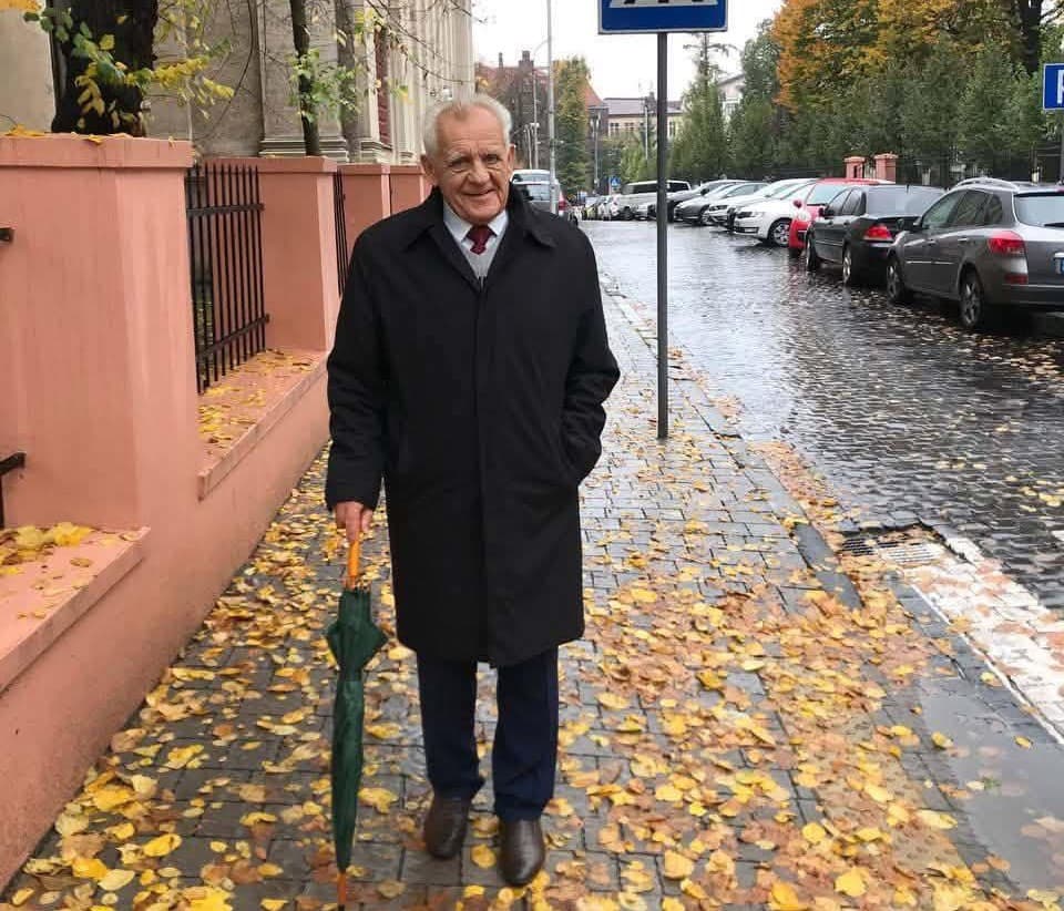 Депутат першого скликання ЛОР Михайло Гук / Фото зі сторінки облради 