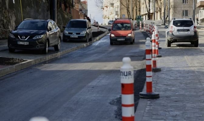 Як організований рух на вулиці Шевченка у Львові. Пояснення