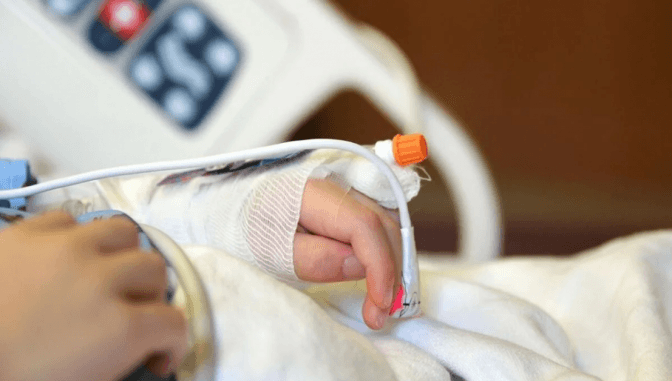 Львівські медики врятували 4-річну дівчинку, яку годину шматувала собака